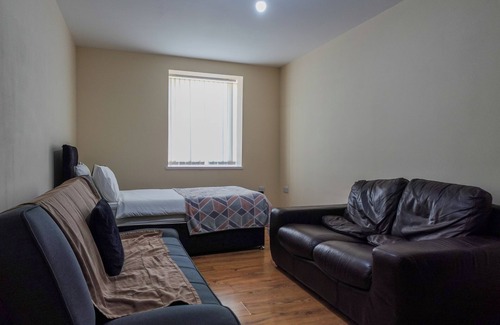 Old Trafford Apartment | Royal Living Apartment
