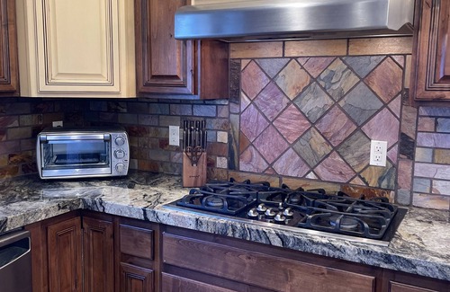 Mammoth Creek House | Royal Mountain Getaway - Cabin Sleeps 22!