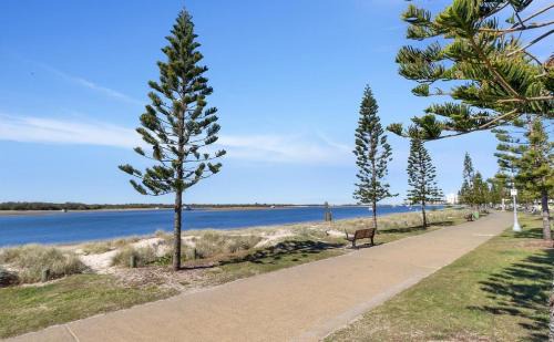 Biggera Waters Apartment | Royal Pacific Resort
