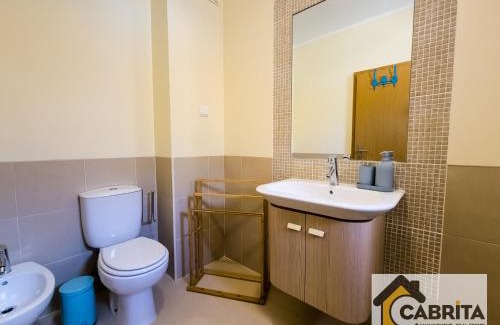 Canada Apartment | Royal Pool T2 by YHA