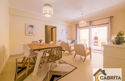 Canada Apartment | Royal Pool T2 by YHA