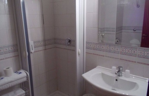 Ospedaletto D'Alpinolo Hotel | ROYAL ROOM WITH BALCONY - ROYAL HOTEL