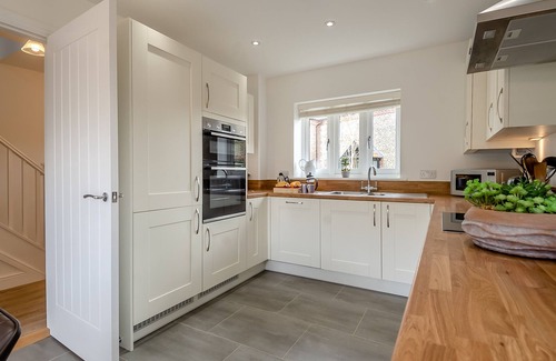 Bodham House | Rozanne Cottage - Three Bedroom House, Sleeps 5