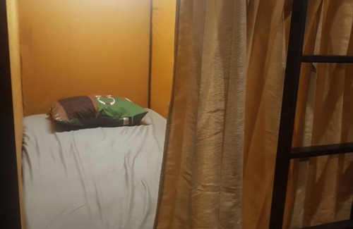 Surabaya Hotel | Rubikz Hostel & Cafe