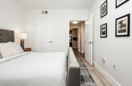 Miracle Mile Apartment | Ruby 2 BR apt in MiracleMile