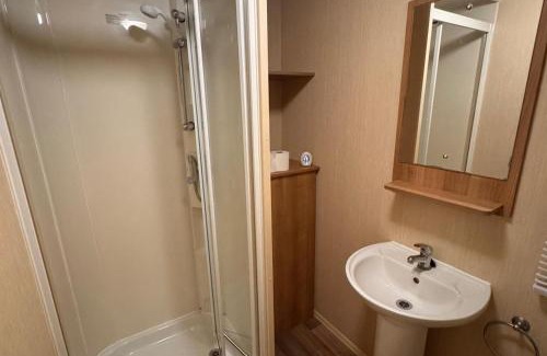 Towyn Ski Chalet | Rubys Place on Lyons Winkups Towyn Sleeps 6