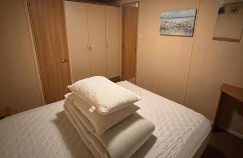 Towyn Ski Chalet | Rubys Place on Lyons Winkups Towyn Sleeps 6