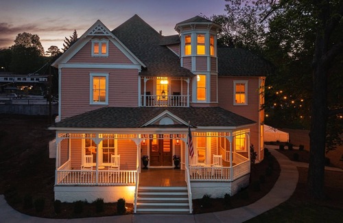 Guntersville House | Ruddy Duck at The Henry House