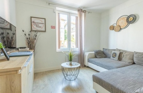 Clermont-Ferrand Apartment | Rue Bien Assis with garden terrace