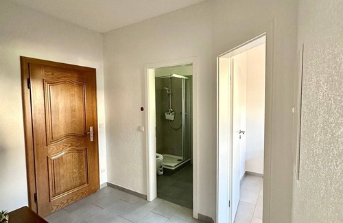 Niederemmel Apartment | Ruhige Ferienwohnung mit Garten im Erdgeschoss