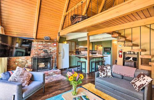 Running Springs House | Running Springs A-Frame with Deck and Mtn Views!