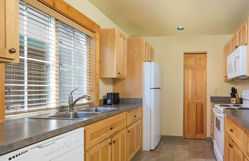 Klamath Falls Resort | Running Y Resort 2bdr Chalet