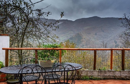 Santa Maria Cottage | Rural apartment L'Arboleu de Traspeña for 2 people
