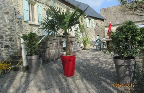 Beynat Cottage | Rural cottage Pura Vida 3 ears, for lovers of nature and animals!