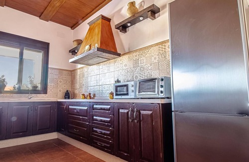 La Lantejuela House | Rural Holiday Home 'Villa Paquita' with Pool, Garden, Terrace & Wi-Fi