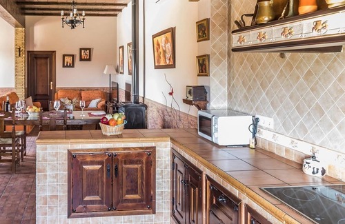 La Lantejuela House | Rural Holiday Home 'Villa Lucrecia' with Pool & Wi-Fi