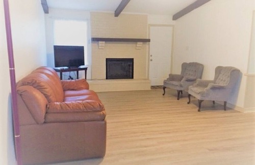 Laneville House | Rural Relaxation in Reklaw!