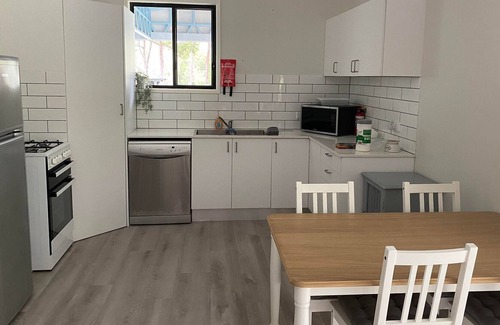 Landsborough Cottage | Rural Self Contained 3 bedroom Cottage on acreage.