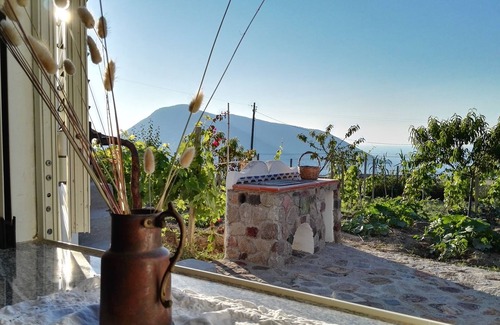 Quattropani Villa | Rural villa in typical Aeolian style