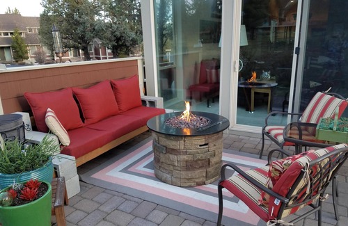 Redmond Condo | Russ And Mary's Mountain High Bungalow (Includes 6 guest passes)