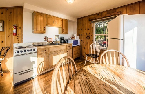 Lincoln City Apartment | RUSTIC 1 BEDROOM W/FULL KITCHEN, OCEAN VIEW DECK & REAL WOOD BURNING FIRE PLACE