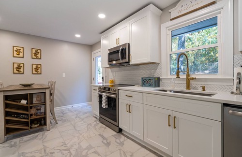 Cartersville House | Rustic 3BR Home in a Natural Cartersville Getaway
