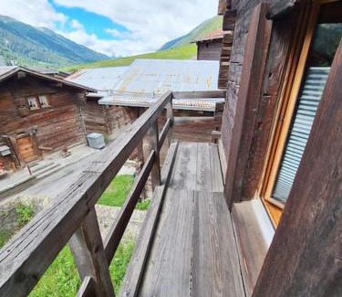 Reckingen Ski Chalet | Rustic Alpine 1BR Getaway- Unwind and Reconnect