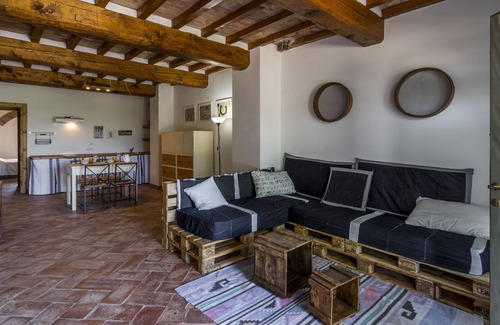 Laterina Apartment | Rustic apartment for 4 people in the heart of the Tuscan countryside, garden with olive trees and sw