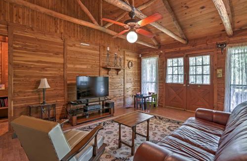 Canyon Lake House | Rustic Canyon Lake Cabins with Hot Tub on about 3 Acres