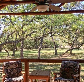 Canyon Lake House | Rustic Canyon Lake Cabins with Hot Tub on about 3 Acres