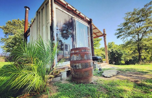 Jonesville Cabin | Rustic Container Cabin on Beautiful Farm - Near Ark & Bourbon Trail