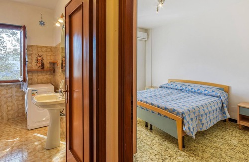 Vescina House | Rustic cottage in a small village in the hinterland of Recco.