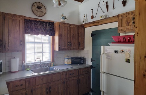 Frankford Cabin | Rustic country log cabin at Culver Lake.