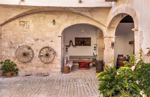 Montuiri House | Rustic Holiday Home "Son Costa" with Mountain View, Garden, Pool & Wi-Fi