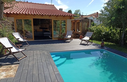 Cabracao House | Rustic House in the Mountains, Private Pool with Natural Water