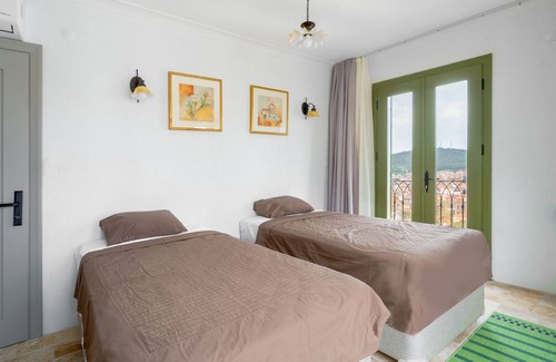 Ayvalik City Center Villa | Rustic House with View, Balcony in Ayvalik