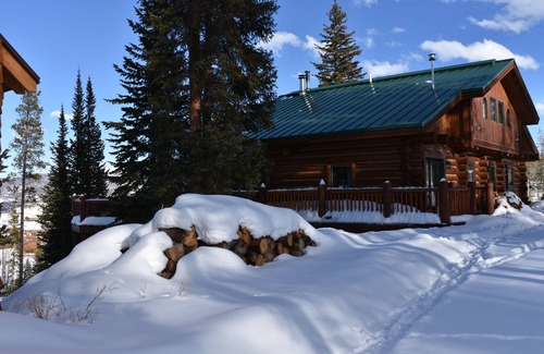 Granby Cabin | Rustic Luxury, Unobstructed Views of the Continental Divide, Isolated but close