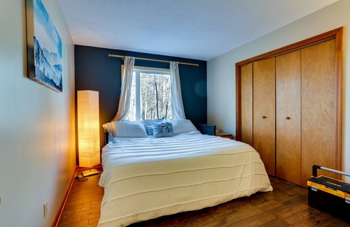 Lackawaxen Cabin | Rustic Masthope Mountain Retreat w/ Private Sauna!