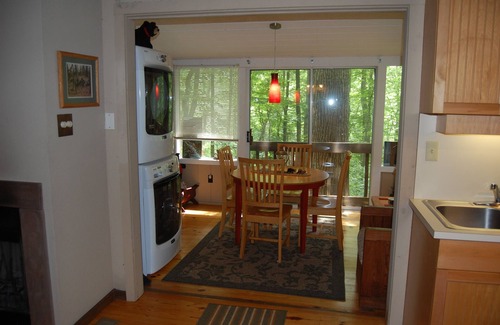 Tyro Cabin | Rustic Mountain Retreat-Bear Paw