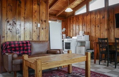 Port Severn Cabin | Rustic Muskoka Cabin on the Lake- Port Severn