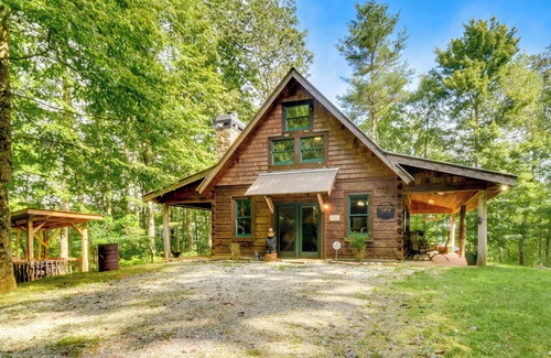 Rabun Gap Cabin | Rustic Rabun Gap Cabin ~ 2 Mi to Dtwn Clayton!