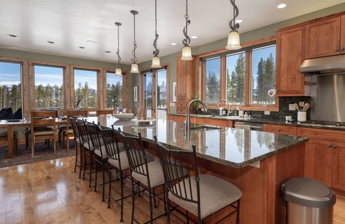 Granby House | Rustic retreat w/hot tub & vaulted ceilings