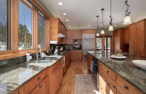 Granby House | Rustic retreat w/hot tub & vaulted ceilings