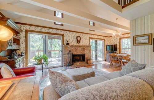 Truckee House | Rustic Riverfront Truckee Cabin with Deck and BBQ