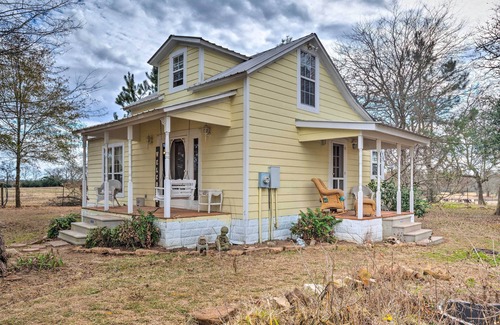 Rockdale House | Rustic Rockdale Home on 100 Acres: Near City Park!