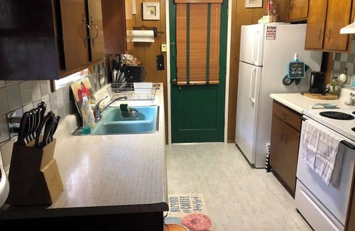 Mi-Wuk Village Cabin | Rustic Sierra Cabin with Hiking Trail and Kids Room - Perfect Family Getaway!