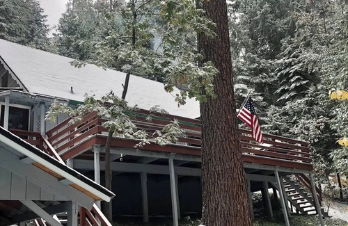 Mi-Wuk Village Cabin | Rustic Sierra Cabin with Hiking Trail and Kids Room - Perfect Family Getaway!