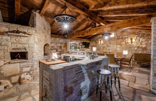 Marcana House | Rustic stone holiday house with pool