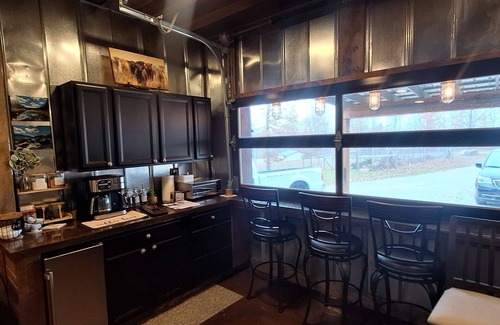 Denver House | Rustic Valley/TN River-Kentucky Lake Retreat. Main house and Cottage !
