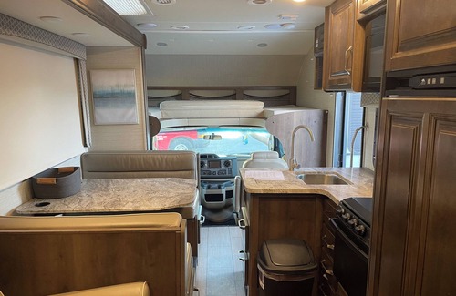 Watertown House | Rv on a charming farm, in the cedar trees